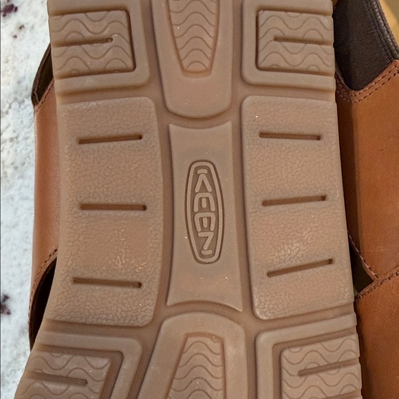 KEEN Women's Lana Cross Strap Open Toe Leather Sandal - Picture 6 of 9